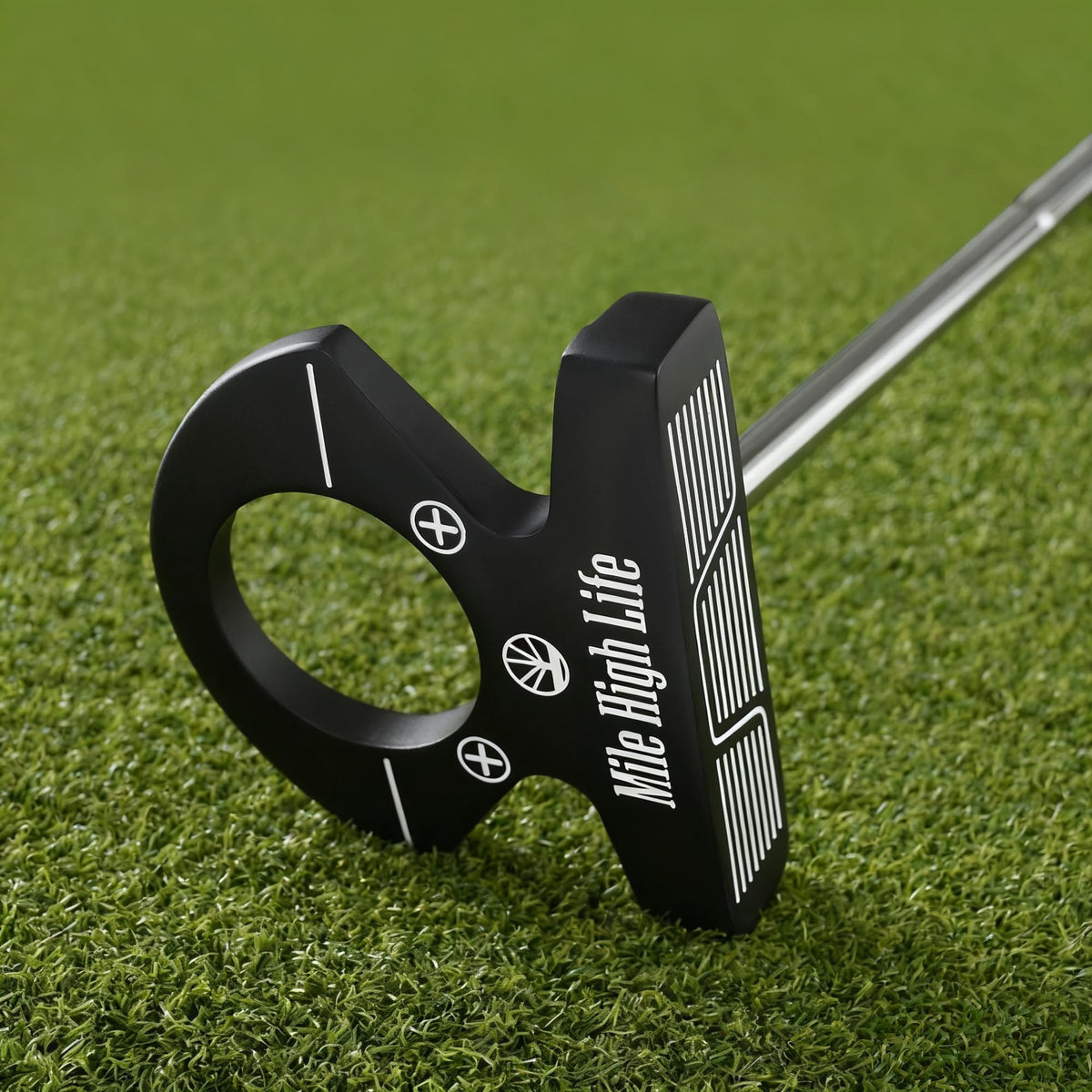 Right Handed Golf Putter with Grip and Aim Line P658501
